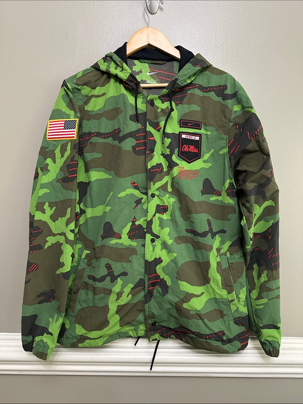 Nike Salute to Service camo full snap hooded jacket Sz L